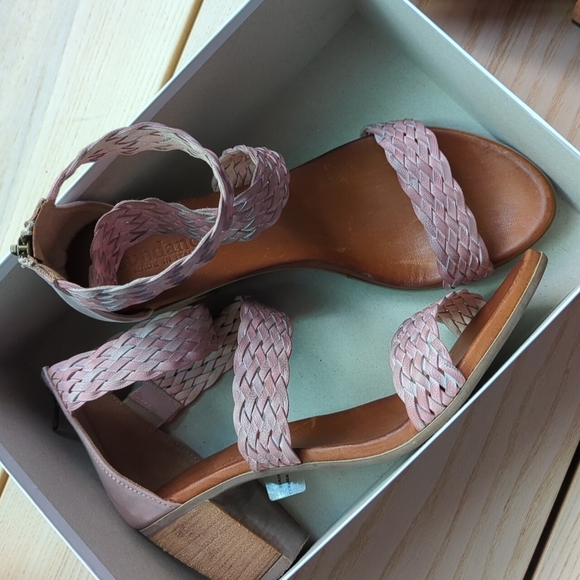 🆕🌿SUNDANCE LEATHER WOVEN SANDALS🌿 - Picture 5 of 5